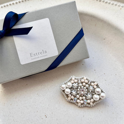 フォーマルにも✴︎ビジュー×パールのビーズ刺繍ブローチ/コサージュ 4枚目の画像