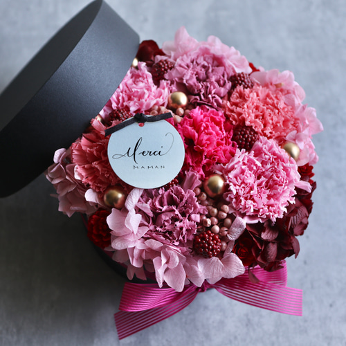 リッチなプリザのフラワーBOX カーネーション 誕生日 結婚祝い 母の日