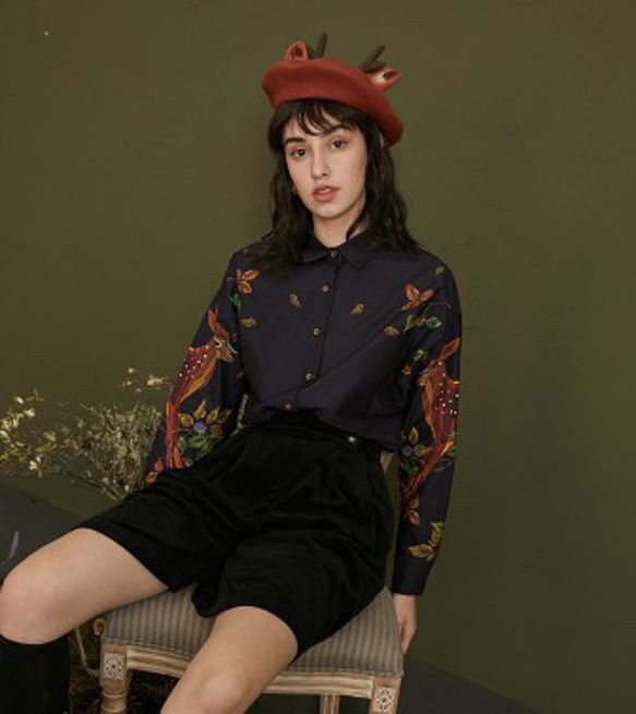 コットン　小シカとリーフのプリント柄長袖ブラウス【秋冬春】黒/ブラック 8枚目の画像