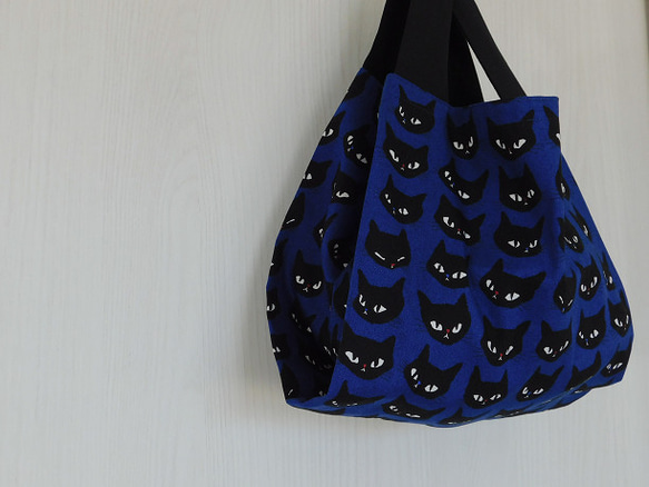 ◆6色展開◆ご機嫌ななめ!? 不機嫌顔もかわいい黒猫コンビニバッグ 5枚目の画像