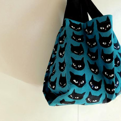 ◆6色展開◆ご機嫌ななめ!? 不機嫌顔もかわいい黒猫コンビニバッグ 3枚目の画像
