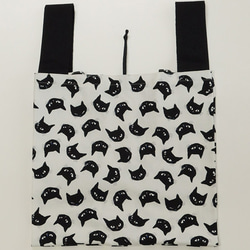 ◆6色展開◆ご機嫌ななめ!? 不機嫌顔もかわいい黒猫コンビニバッグ 2枚目の画像
