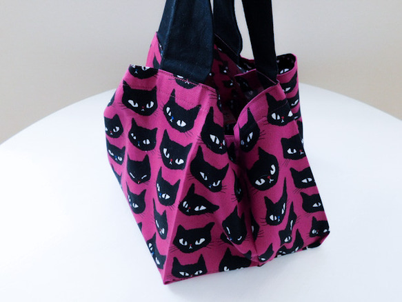 ◆6色展開◆ご機嫌ななめ!? 不機嫌顔もかわいい黒猫コンビニバッグ 14枚目の画像