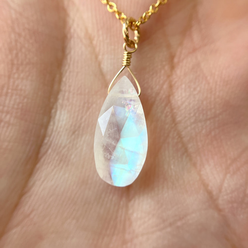 再販☆現品】14kgf✳︎虹入り大粒レインボームーンストーンのペア