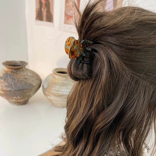 Accra ブラウン ヘアクリップAccra ブラウン ヘアクリップ Accra