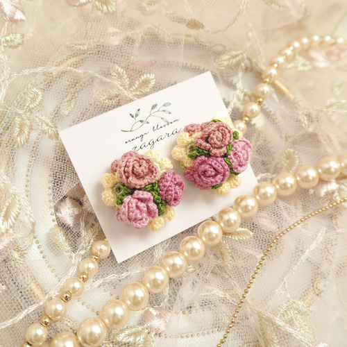 プリンセス オーロラ姫のお花ピアス・イヤリング かぎ針刺繍