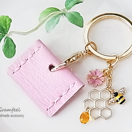 選べる革12色＊蜜を運ぶハチと花のボタニカル キーホルダー**キー
