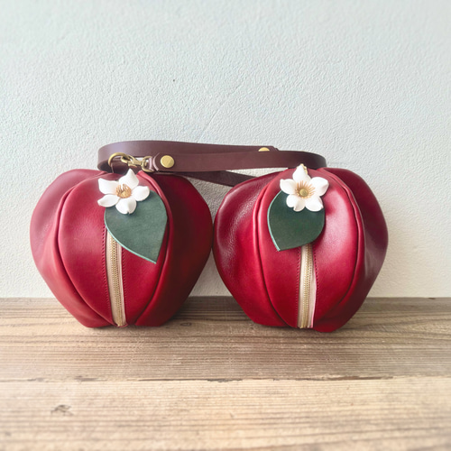 受注製作（約2ヶ月前後）】2wayオイルレザーのりんご巾着風ポーチ  