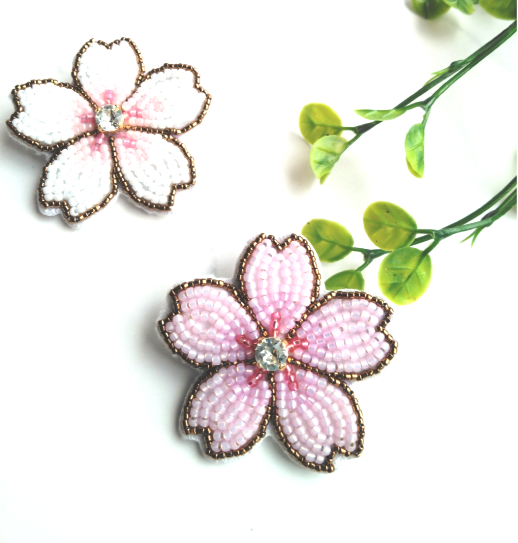 ビーズ ハンドメイドアクセサリー 刺繍 桜 こり ブローチ