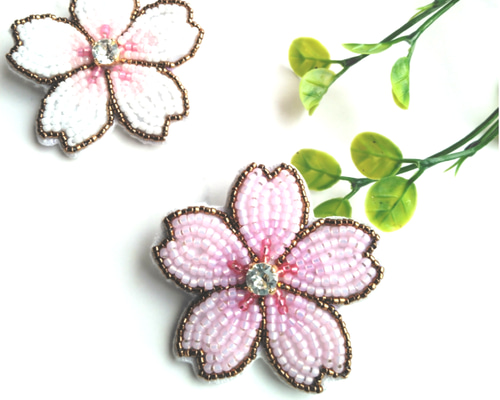 こり 桜 ビーズ 刺繍 ブローチ ハンドメイドアクセサリー hqdefault.jpg