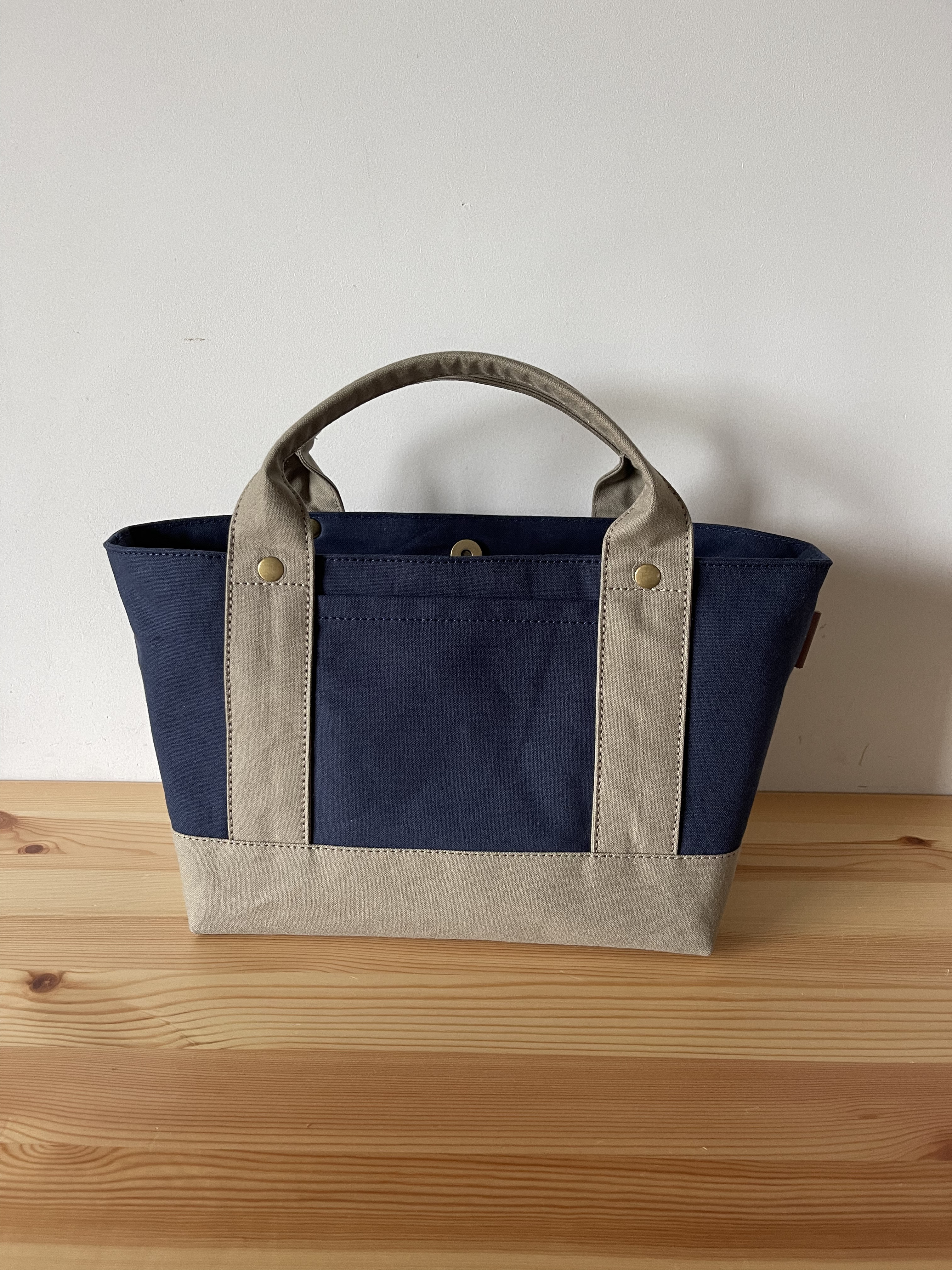 ＊受注制作＊ 浜松産帆布【見っけバッグ】［横長トート　紺×グレーベージュ］