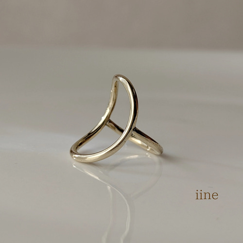 三日月カーブのオーバル型*自分の手を好きになれるリング*真鍮 O型
