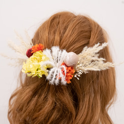 【白・黄色・オレンジの卒業式袴の髪飾りハーフアップL】ミディアム・ロングヘアーのドライフラワー風ヘッドドレス 卒園式にも 5枚目の画像