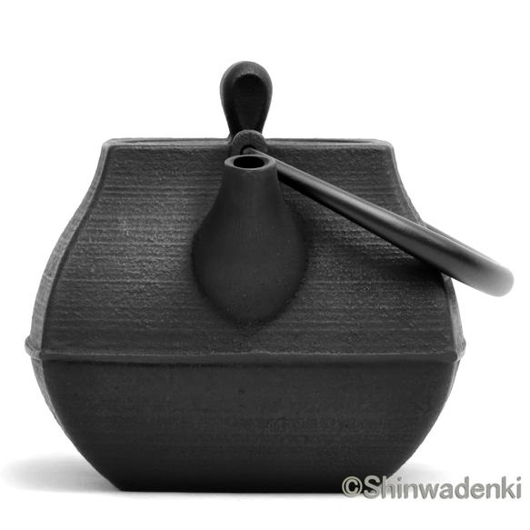 南部鉄器 鉄瓶 石庭0.8L 内面素焼き・酸化被膜仕上 日本製 鉄瓶 8L GM1208260537(9295円)