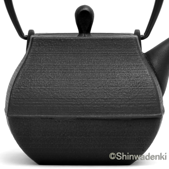 南部鉄器 鉄瓶 石庭0.8L 内面素焼き・酸化被膜仕上 日本製 鉄瓶 8L GM1208260537(9295円)