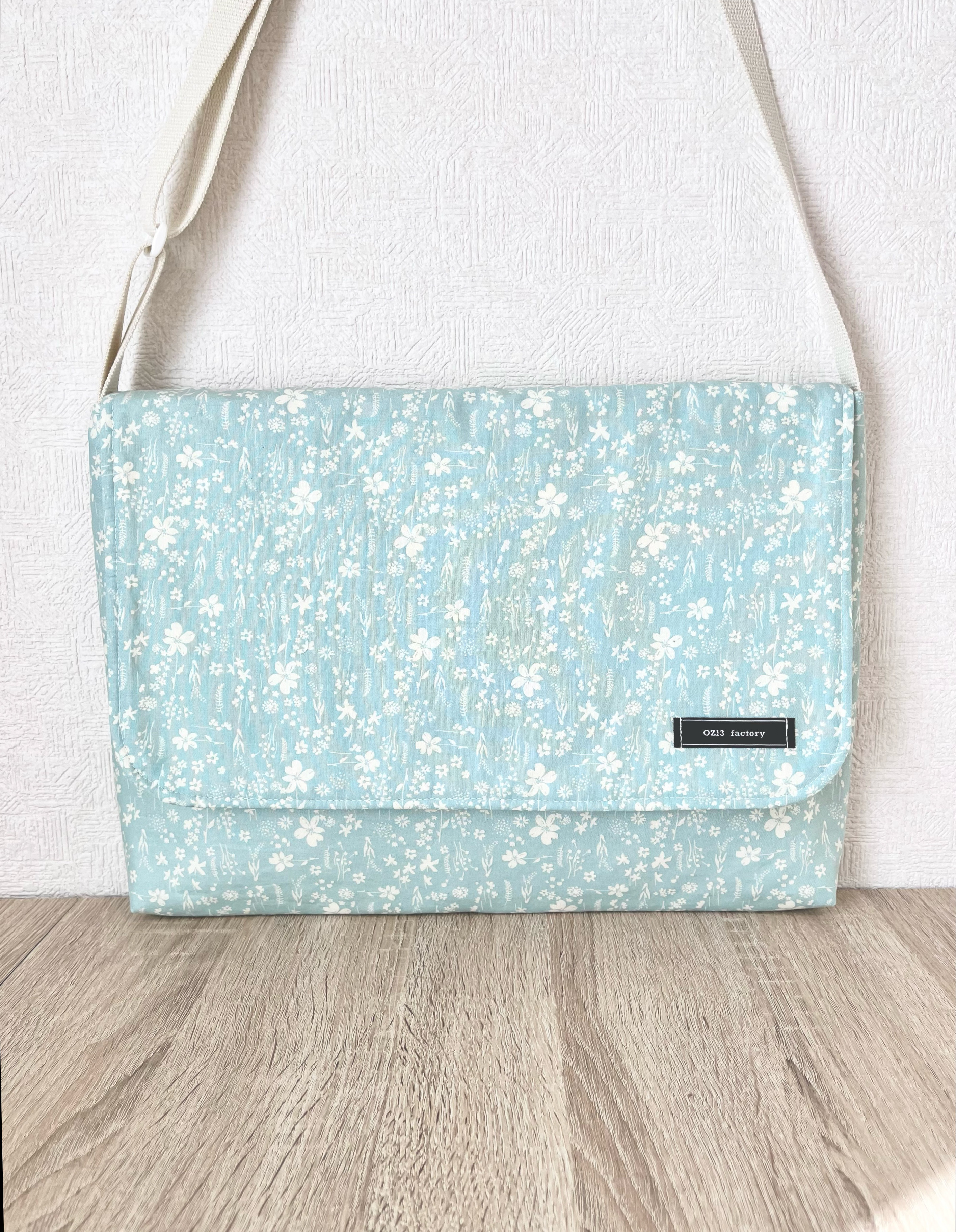 図書袋　ミントブルー小花柄