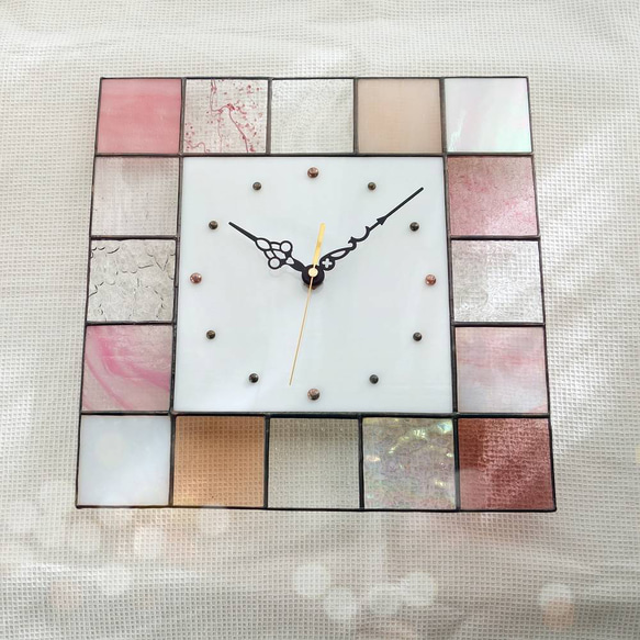 30㎝角/ステンドグラスの掛時計・モザイクR30（ピンク・パープル系）受注制作 4枚目の画像