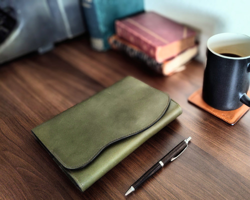 エンリーベグリン　手帳カバー Notebook cover for carrying a pen, A6 size, Tochigi leather