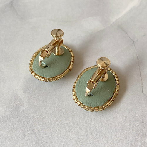 ゴッホ「花咲くアーモンドの木の枝」の手刺繍ピアス/イヤリング