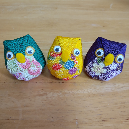 ふくろう置物 ちりめん ちりめん細工 フクロウの置物 - メルカリ