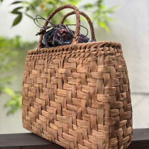 【未使用品】山葡萄かごバック 手作り　現品発送 国産山葡萄 山葡萄かごバッグ 手作り 籠バッグ 太ひご網代編み
