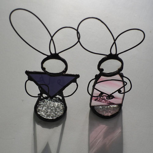 ちょこんとうさぎのおひなさま(紫色&ピンク) 」アンティークガラス