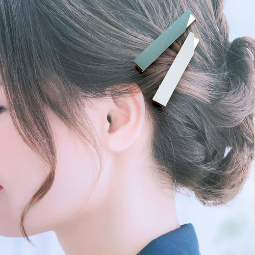 美品⭐️クリップ ブルー　レザーヘアピン ♥️200【2点で800円】レザー ヘアクリップ ① ヘアピン 本革 ヘア