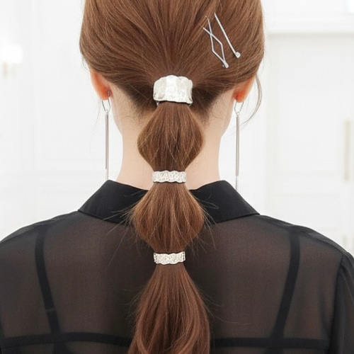 ♥️200【2点で800円】レザー ヘアクリップ ① ヘアピン 本革 ヘア