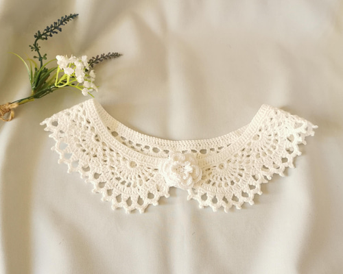 ヨーロピアン　ヴィンテージ　ホワイトcrochetレース襟 元飾り レースのつけ襟/ 花 ホワイト/ 白 付け襟 首飾り えり その他