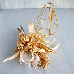 スワッグにもなる2way幾何学的ゴールドワイヤー花瓶とアンティークアジサイ造花ブーケのアレンジ 11枚目の画像