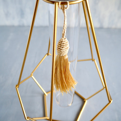 スワッグにもなる2way幾何学的ゴールドワイヤー花瓶とアンティークアジサイ造花ブーケのアレンジ 13枚目の画像