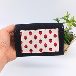【再販】ミニ財布⭐︎イチゴ柄&岡山デニム　バックポケット付き（ピンク） 8枚目の画像
