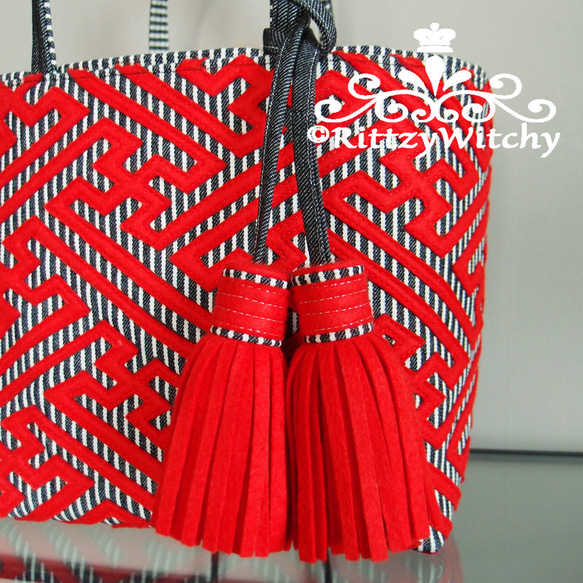 刺し子風トートバッグ（紗綾形模様・赤×縞×ブラックデニム） 4枚目の画像