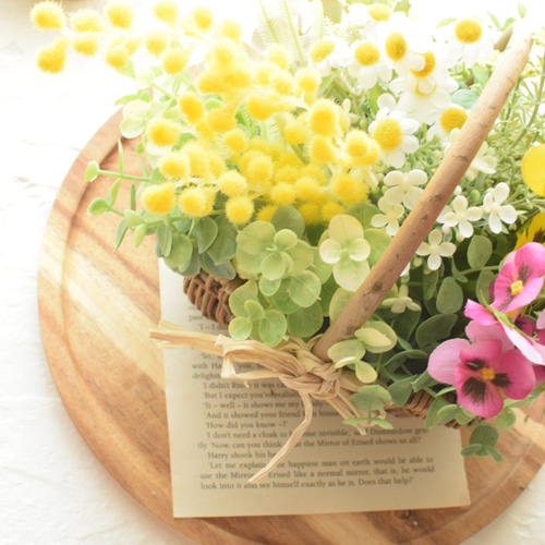 パンジーとミモザの寄せ植えバスケットアレンジメント アートフラワー