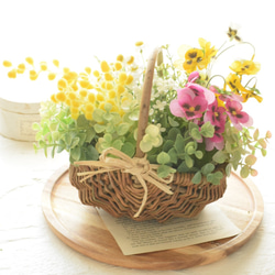 パンジーとミモザの寄せ植えバスケットアレンジメント アートフラワー