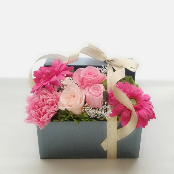 プリザーブドフラワー(ピンク系) フラワーボックス 感謝 母の日 お祝い  花 フラワーギフト 1枚目の画像