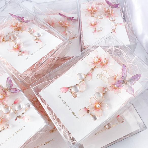 桜と蝶のピアス・イヤリング　ディップアート　アメリカンフラワー　春アクセサリー　春　レジンアクセサリー 7枚目の画像