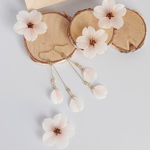 桜 花びら揺れる ふんわりお色のピアス/イヤリング 桜 和 さくら咲く