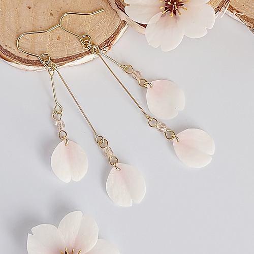 桜 花びら揺れる ふんわりお色のピアス/イヤリング 桜 和 さくら咲く