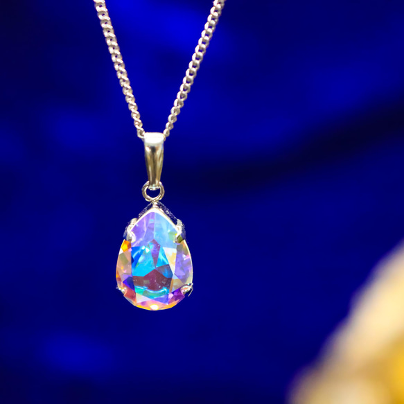 ペアシェイプカット　雫型オーストリアクリスタルガラスのネックレス【オーロラ裏フォイルなし】　～金具の色が選べます～ 3枚目の画像
