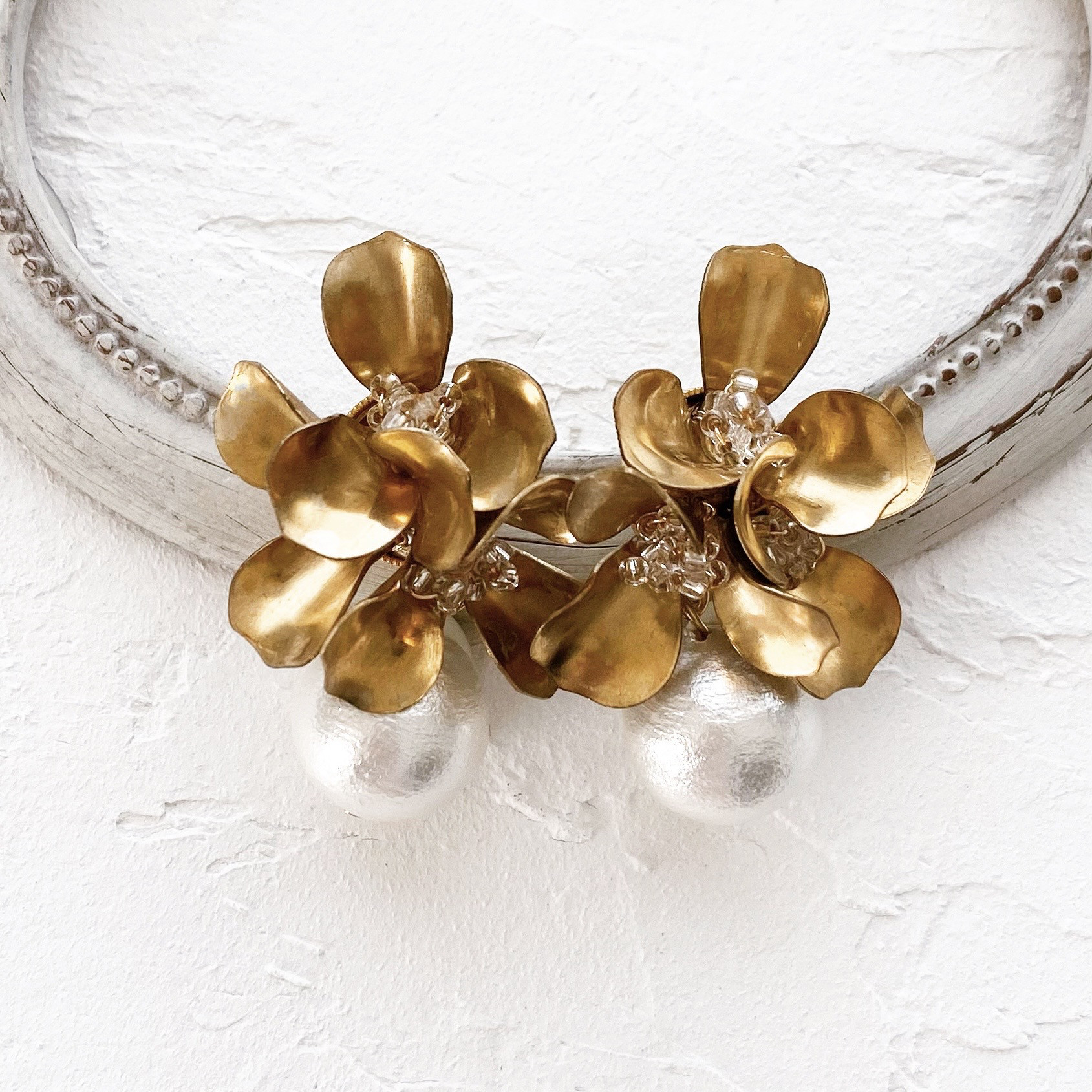 ブラスパーツミズオオバココットンパールピアス