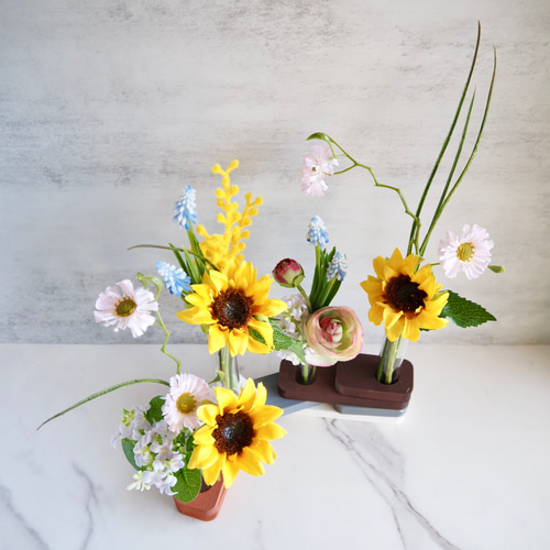 積み木フラワーベース × サマーアレンジセット」 — 夏を遊ぶ、一輪挿し