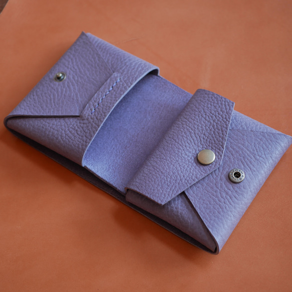 イタリアンレザーで作った【コンパクトな二つ折り！レザーミニウォレット：iris】革 ミニ財布 コンパクト財布 4枚目の画像