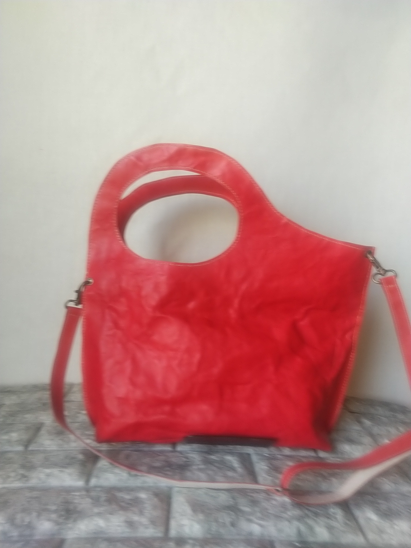 レザーショルダーバッグ　３way （ ショルダーストラップ付)