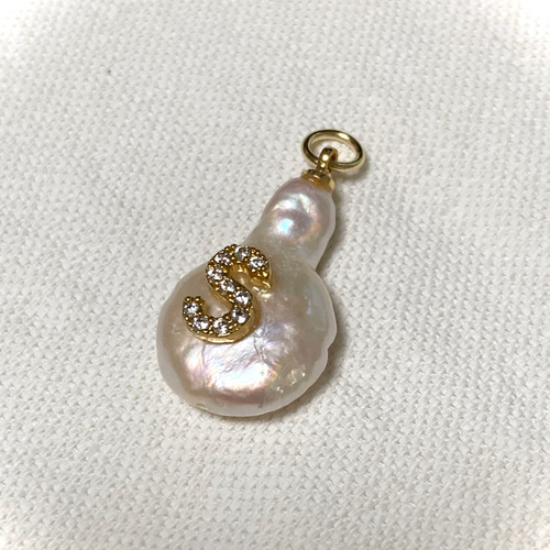 ゴールド ペンダントトップ チャーム イニシャル S K18イニシャル「S