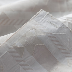 自然素材 綿 コットン100％ 浮模様カットジャガード織 間仕切り  「エムレベージュ」 目隠し のれん パーテーション 3枚目の画像