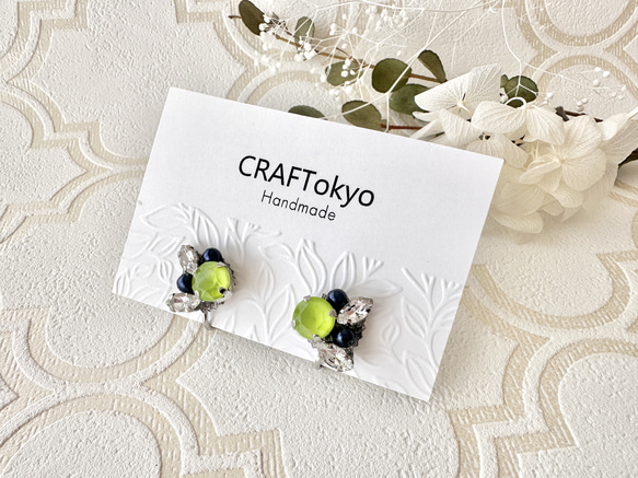New【スワロフスキー使用のイヤリング】ライムグリーン＆ネイビー 結婚式  夏 5枚目の画像