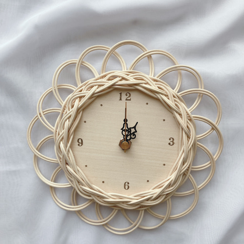 ラタンのフラワー掛け時計 掛け時計・置き時計 belle_rattan＆craft