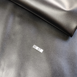 BE67 国産キッド　メタリック　黒（シルバー）　B品2枚（大きさ30デシ程度が2枚）　厚さ0.7mm 3枚目の画像