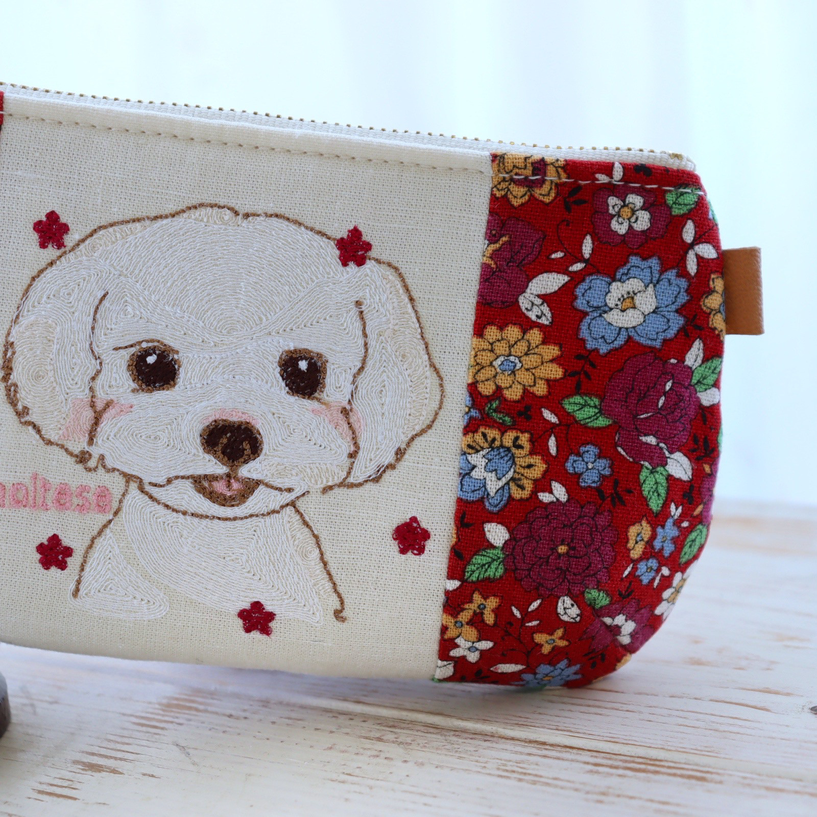 【リネン刺繍　ちゃちゃ子ページ】マルチクロス　ボートポーチ リネン刺繍 ちゃちゃ子ページ】マルチクロス ボートポーチ